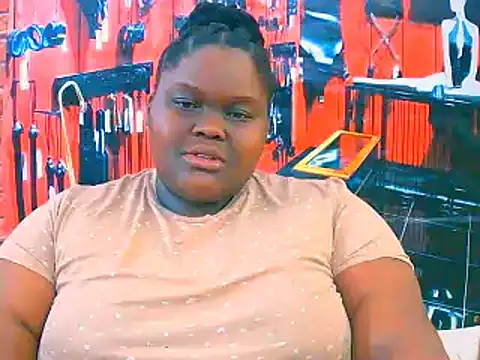 Snapshot of EbonyHotBuns chatting on November 6, 6:45 pm EbonyHotBuns online show from November 6, 6:45 pm