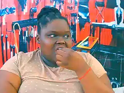 Snapshot of EbonyHotBuns chatting on November 14, 8:51 am EbonyHotBuns online show from November 14, 8:51 am