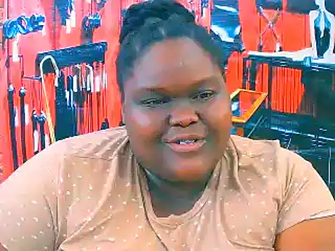 Snapshot of EbonyHotBuns chatting on November 17, 10:14 pm EbonyHotBuns online show from November 17, 10:14 pm