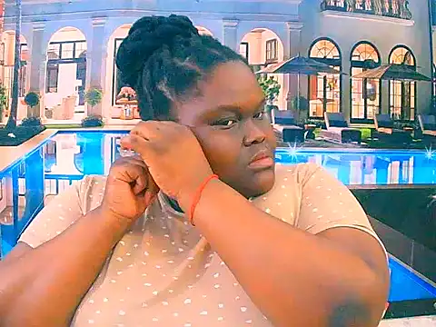 Snapshot of EbonyHotBuns chatting on November 24, 7:08 am EbonyHotBuns online show from November 24, 7:08 am