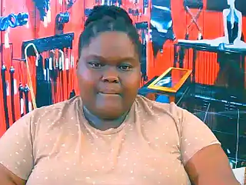 Snapshot of EbonyHotBuns chatting on November 16, 9:14 am EbonyHotBuns online show from November 16, 9:14 am