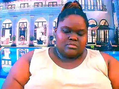 EbonyHotBuns online show from April 18, 9:55 am