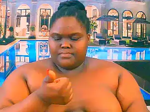 Snapshot of EbonyHotBuns chatting on December 15, 8:58 pm EbonyHotBuns online show from December 15, 8:58 pm