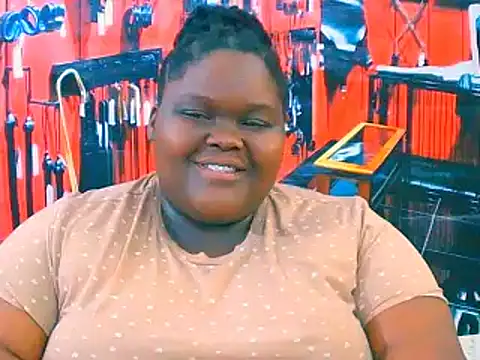 Snapshot of EbonyHotBuns chatting on November 10, 7:24 am EbonyHotBuns online show from November 10, 7:24 am