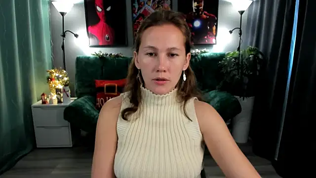 Snapshot of MichelleOrtis chatting on December 14, 5:24 am MichelleOrtis online show from December 14, 5:24 am