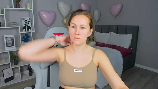 Snapshot of MichelleOrtis chatting on February 22, 6:27 am MichelleOrtis online show from February 22, 6:27 am