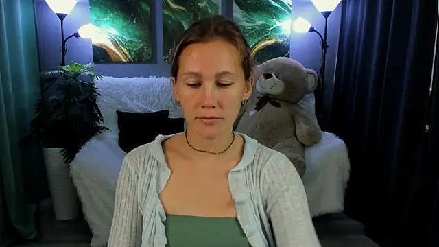 Snapshot of MichelleOrtis chatting on September 14, 4:24 am MichelleOrtis online show from September 14, 4:24 am
