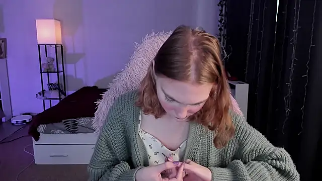 Snapshot of ReddHotPipper chatting on November 6, 2:48 am ReddHotPipper online show from November 6, 2:48 am