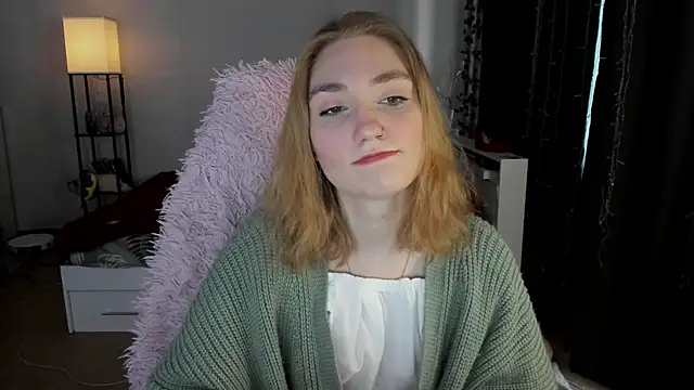 Snapshot of ReddHotPipper chatting on November 30, 3:29 am ReddHotPipper online show from November 30, 3:29 am