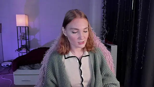 Snapshot of ReddHotPipper chatting on November 11, 3:23 am ReddHotPipper online show from November 11, 3:23 am