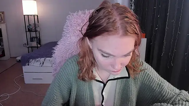 ReddHotPipper online show from February 28, 3:39 am