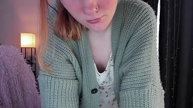 ReddHotPipper online show from April 17, 4:04 am