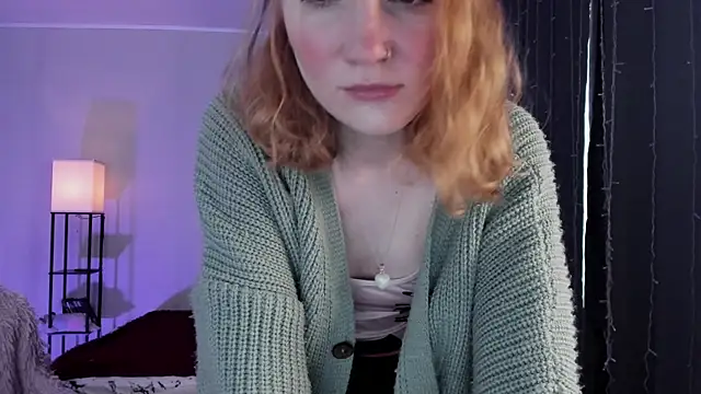 Snapshot of ReddHotPipper chatting on October 27, 3:18 am ReddHotPipper online show from October 27, 3:18 am