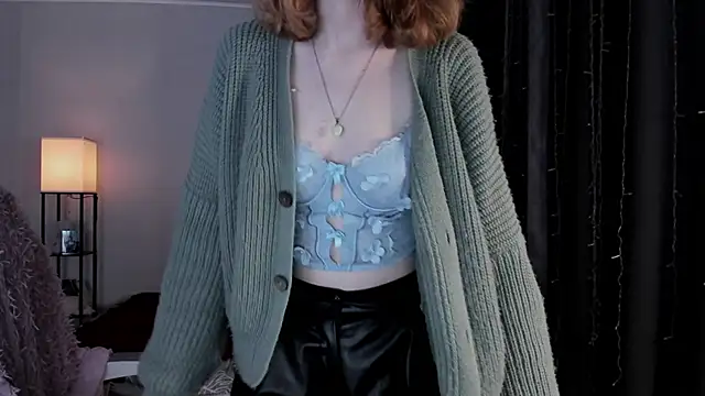 Snapshot of ReddHotPipper chatting on November 25, 3:29 am ReddHotPipper online show from November 25, 3:29 am