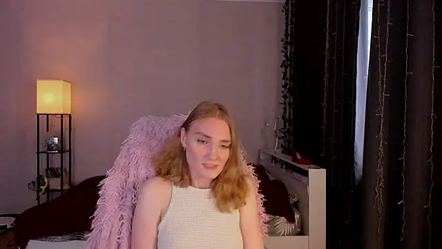 Snapshot of ReddHotPipper chatting on November 27, 2:45 am ReddHotPipper online show from November 27, 2:45 am