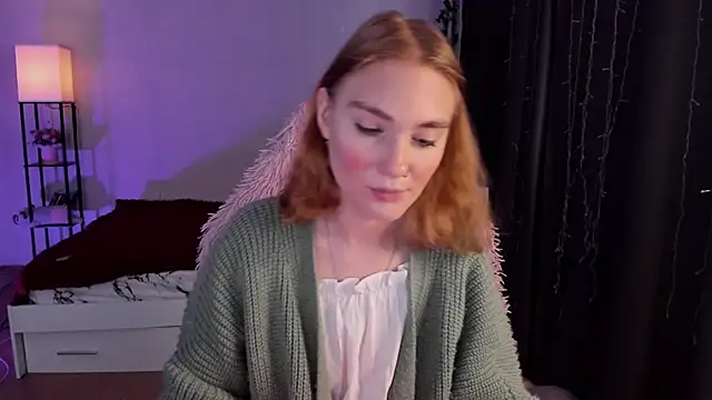 Snapshot of ReddHotPipper chatting on October 22, 3:28 am ReddHotPipper online show from October 22, 3:28 am