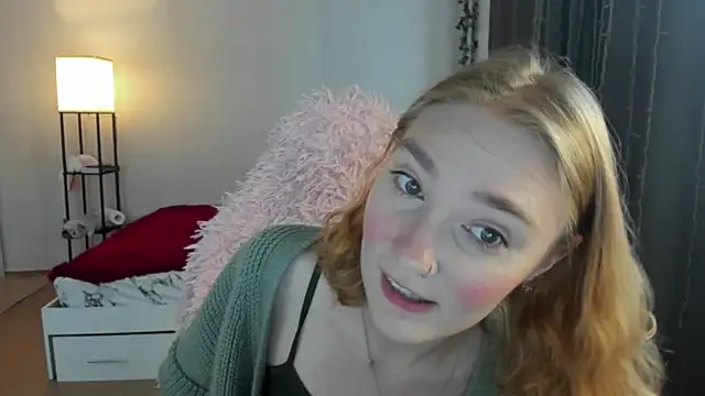 Snapshot of ReddHotPipper chatting on October 5, 2:35 am ReddHotPipper online show from October 5, 2:35 am