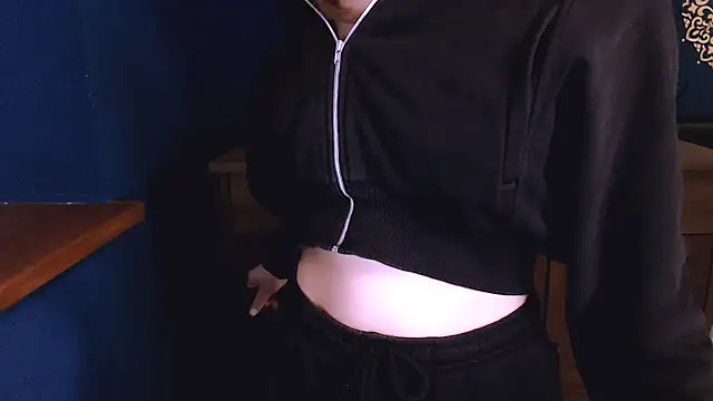 Snapshot of MissOliviaa_ chatting on November 6, 2:21 pm MissOliviaa online show from November 6, 2:21 pm