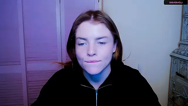Snapshot of MissOliviaa_ chatting on January 24, 5:42 pm MissOliviaa  online show from January 24, 5:42 pm