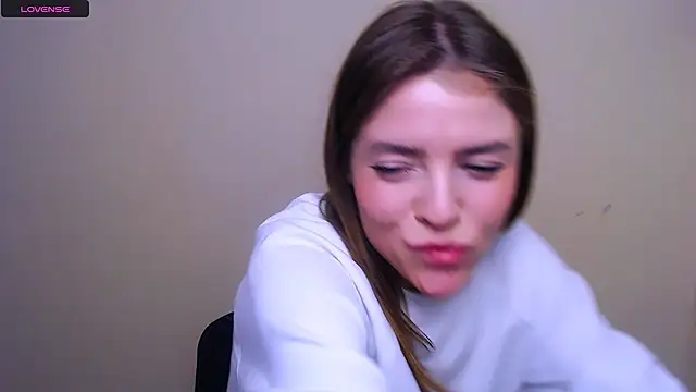 Snapshot of MissOliviaa_ chatting on February 26, 10:49 am MissOliviaa  online show from February 26, 10:49 am
