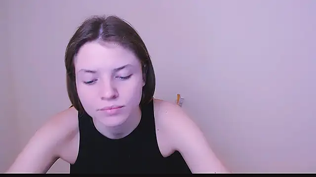 Snapshot of MissOliviaa_ chatting on February 7, 4:14 pm MissOliviaa  online show from February 7, 4:14 pm