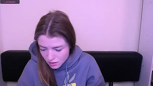 Snapshot of MissOliviaa_ chatting on January 21, 7:58 am MissOliviaa  online show from January 21, 7:58 am