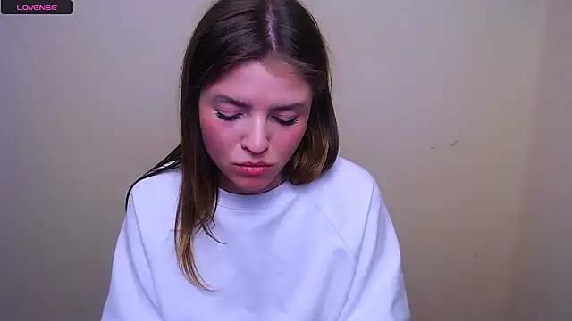 Snapshot of MissOliviaa_ chatting on February 25, 2:26 pm MissOliviaa  online show from February 25, 2:26 pm