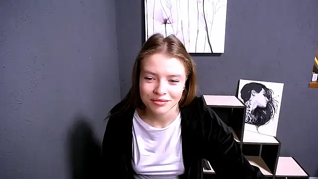 Snapshot of MissOliviaa_ chatting on November 8, 7:45 am MissOliviaa online show from November 8, 7:45 am