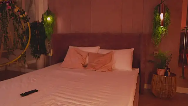 Snapshot of Smiley_Mia chatting on November 14, 5:11 am Smiley Mia online show from November 14, 5:11 am