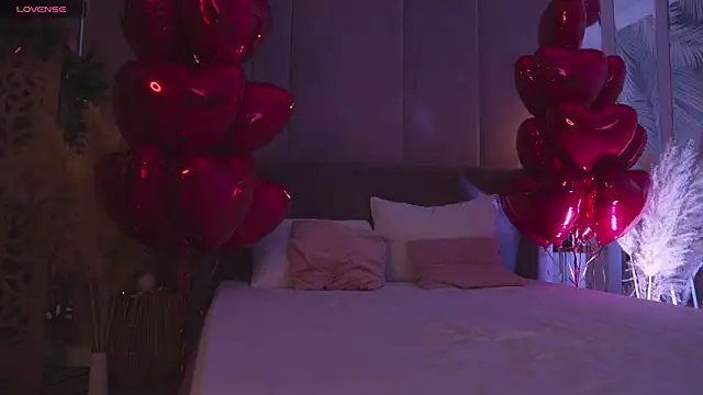 Smiley Mia online show from February 16, 5:06 am