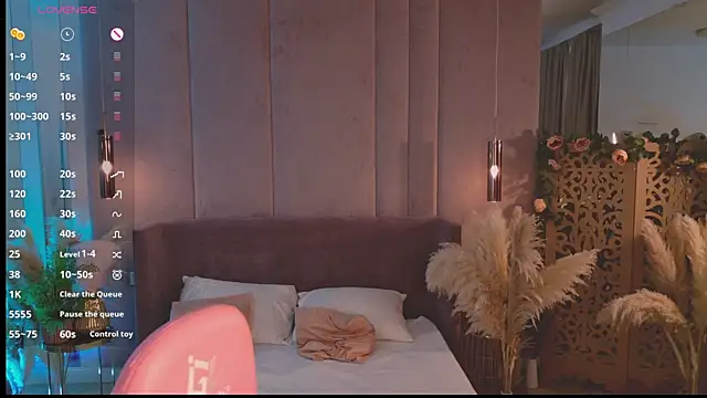 Snapshot of Smiley_Mia chatting on June 20, 6:24 pm Smiley Mia online show from June 20, 6:24 pm