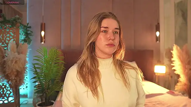 Smiley Mia online show from March 16, 5:26 am