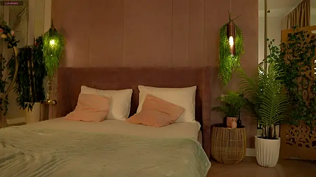 Snapshot of Smiley_Mia chatting on November 7, 6:40 am Smiley Mia online show from November 7, 6:40 am