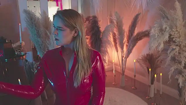 Smiley Mia online show from January 15, 5:33 am