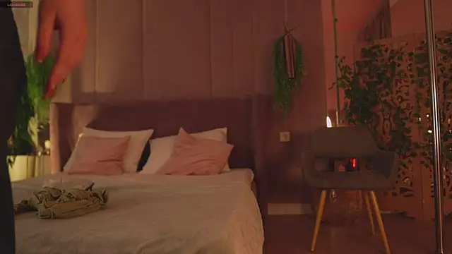 Snapshot of Smiley_Mia chatting on November 12, 5:11 am Smiley Mia online show from November 12, 5:11 am