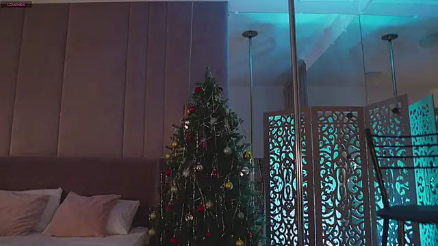 Snapshot of Smiley_Mia chatting on December 1, 5:08 am Smiley Mia online show from December 1, 5:08 am