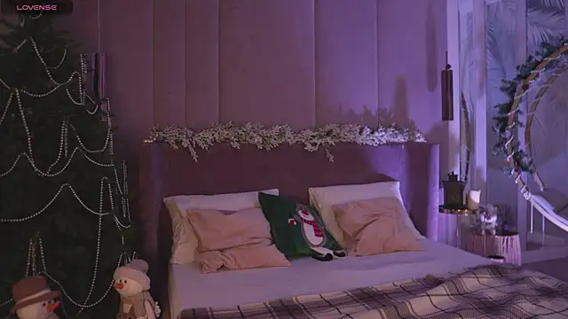 Snapshot of Smiley_Mia chatting on December 17, 5:12 am Smiley Mia online show from December 17, 5:12 am