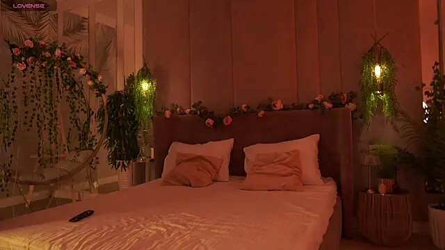 Smiley Mia online show from September 23, 5:14 am