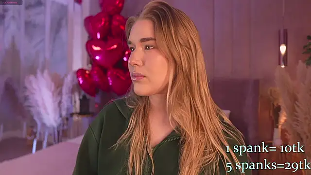 Smiley Mia online show from February 23, 5:09 am