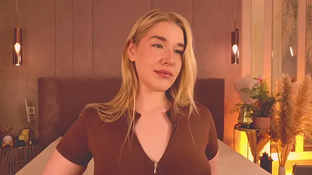 Snapshot of Smiley_Mia chatting on June 29, 6:29 pm Smiley Mia online show from June 29, 6:29 pm