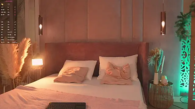 Smiley Mia online show from February 28, 5:07 am