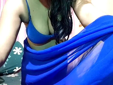 poojaxxx65 online show from December 15, 11:31 pm