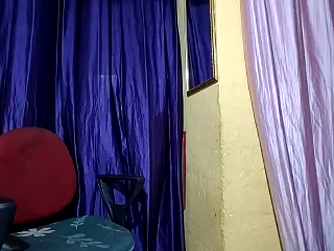 poojaxxx65 online show from February 23, 11:38 pm