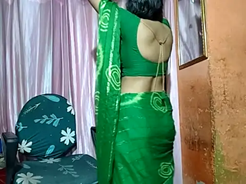 poojaxxx65 online show from November 26, 11:27 pm