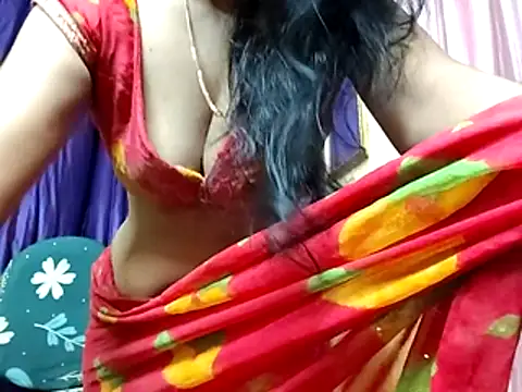 Snapshot of poojaxxx65 chatting on July 14, 8:59 pm poojaxxx65 online show from July 14, 8:59 pm