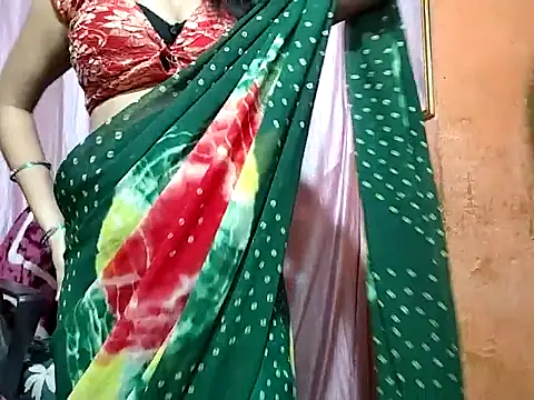 poojaxxx65 online show from September 28, 11:01 pm