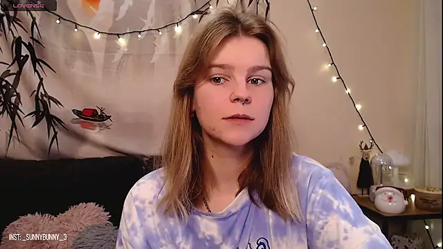 Snapshot of Moona_xx chatting on December 14, 9:45 pm Moona xx online show from December 14, 9:45 pm