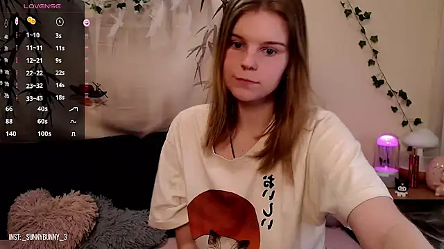 Snapshot of Moona_xx chatting on March 10, 9:51 pm Moona xx online show from March 10, 9:51 pm