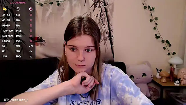 Snapshot of Moona_xx chatting on March 8, 10:45 pm Moona xx online show from March 8, 10:45 pm