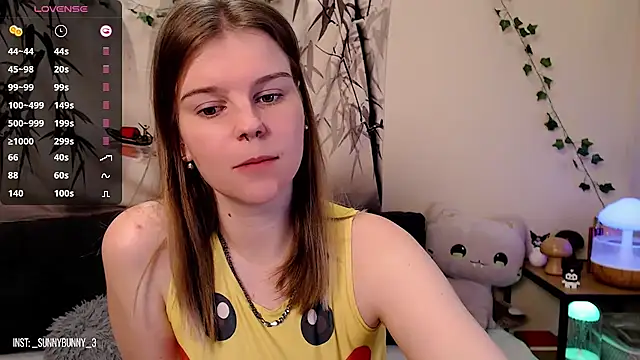 Snapshot of Moona_xx chatting on March 16, 8:21 pm Moona xx online show from March 16, 8:21 pm